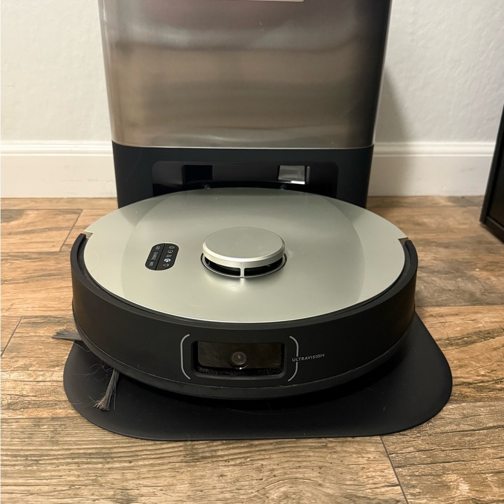 Sleek Silver Dust Control System with Navigation - Picture 4 of 7